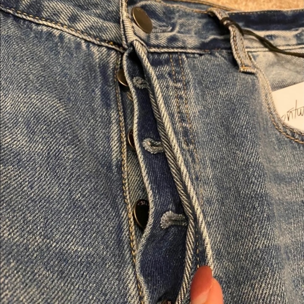 Distressed Jeans - Picture 5 of 7